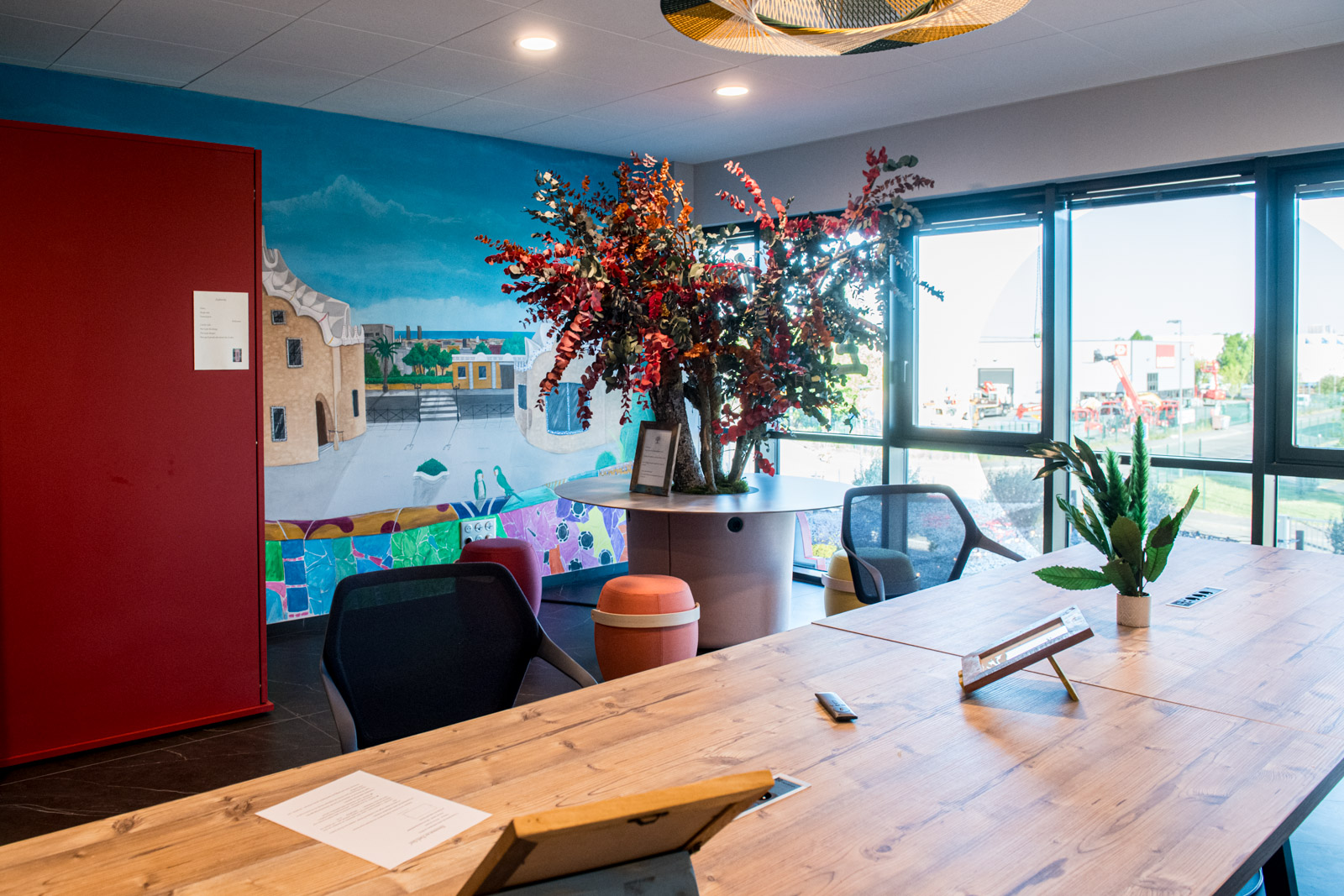 Salle de réunion 12 personnes — Home Synapse