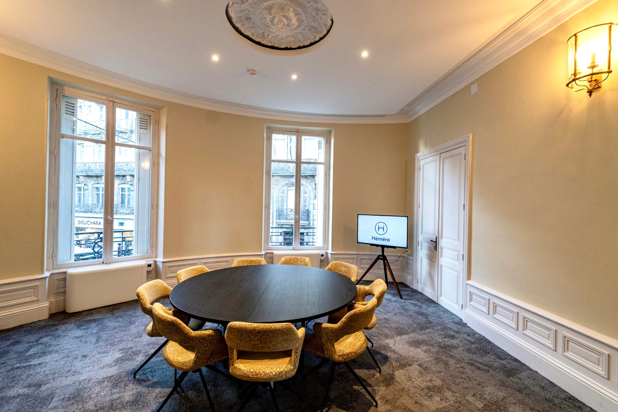 Salle de réunion 9 personnes - 2 éme etage — Héméra Agen