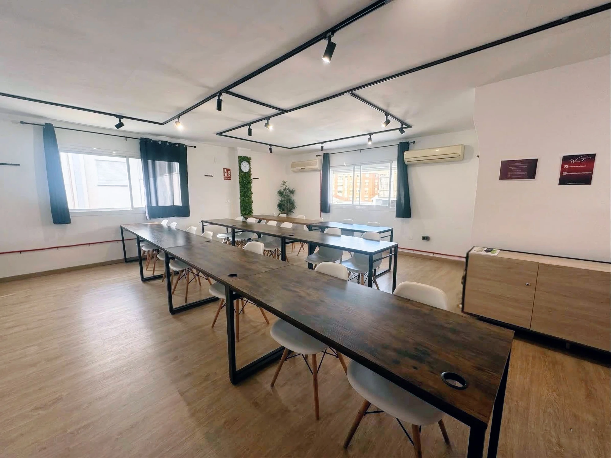 Sala de reuniones 12 personas — Innovation Campus Malaga Terrace