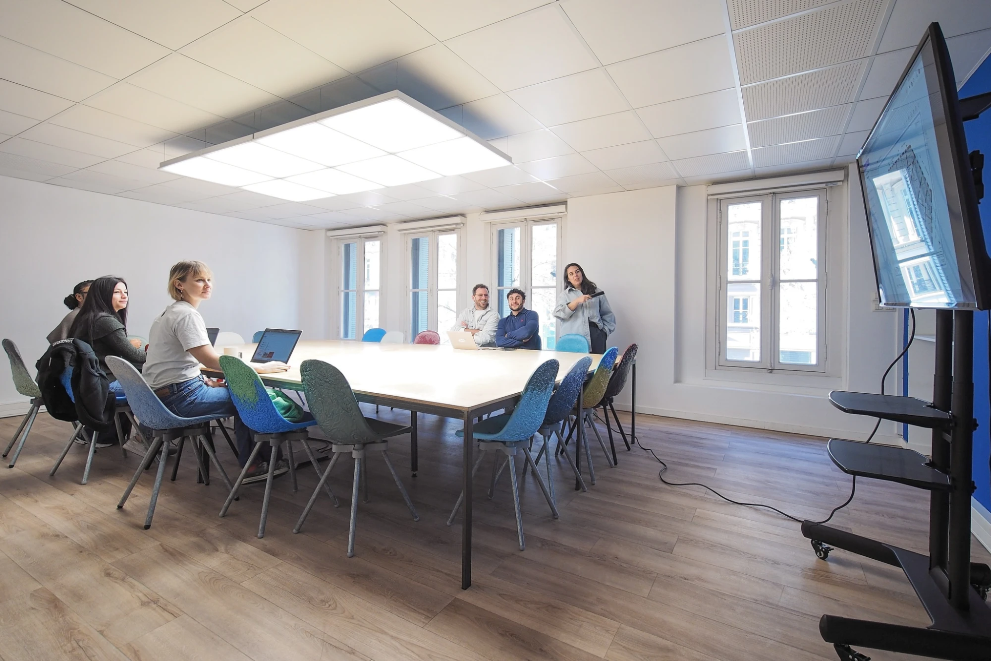 Salle de réunion 22 pax — Hiptown Vieux-Port / République