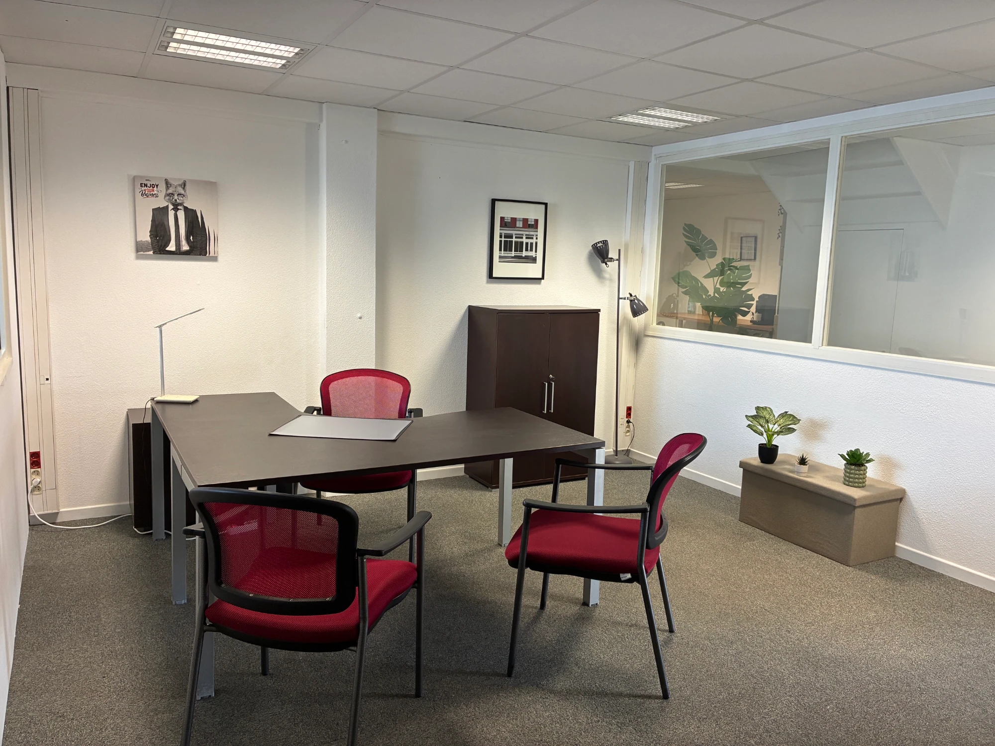 Bureau 1 poste — Buro Club Fréjus / Puget-sur-Argens