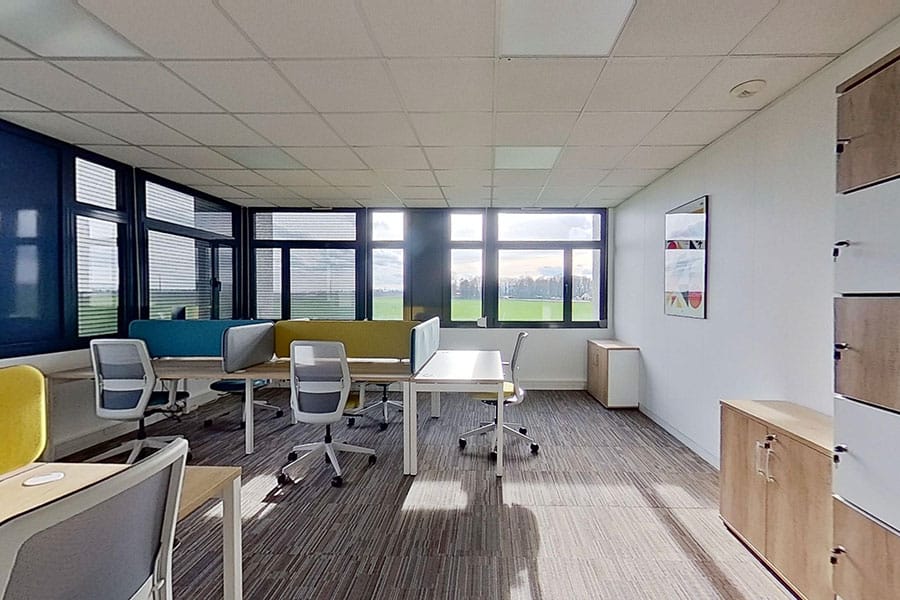 Poste en open space — COBALT Coworking