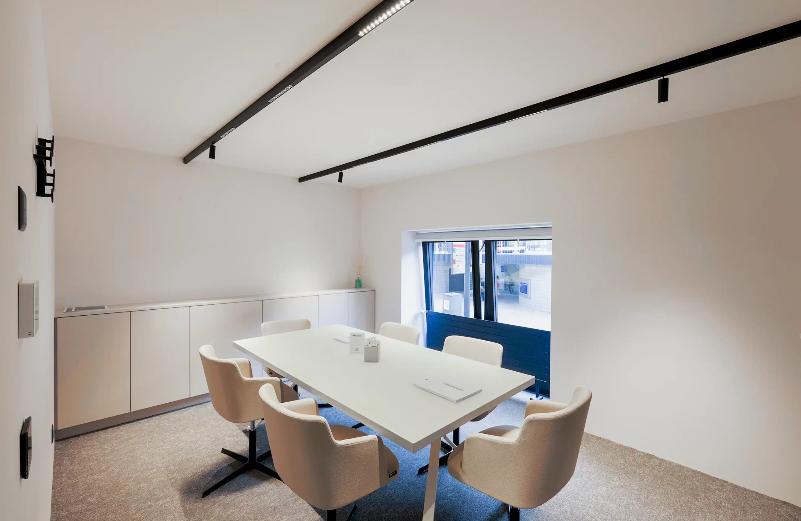 Meeting Room 6 people — Mspace Sagl