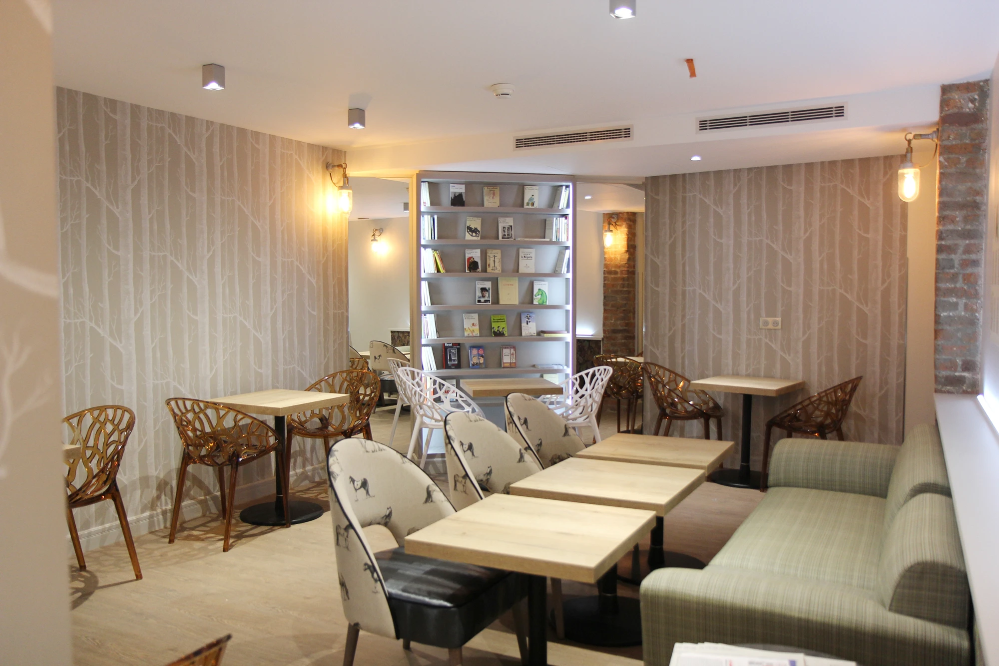 Espace Coworking - Bureau de Marcel — myWO Paris Montmartre