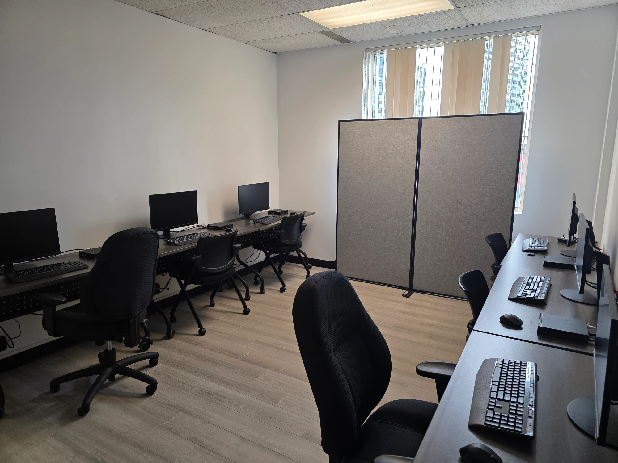 Salle de réunion 6 personnes — DYDITECH Montréal