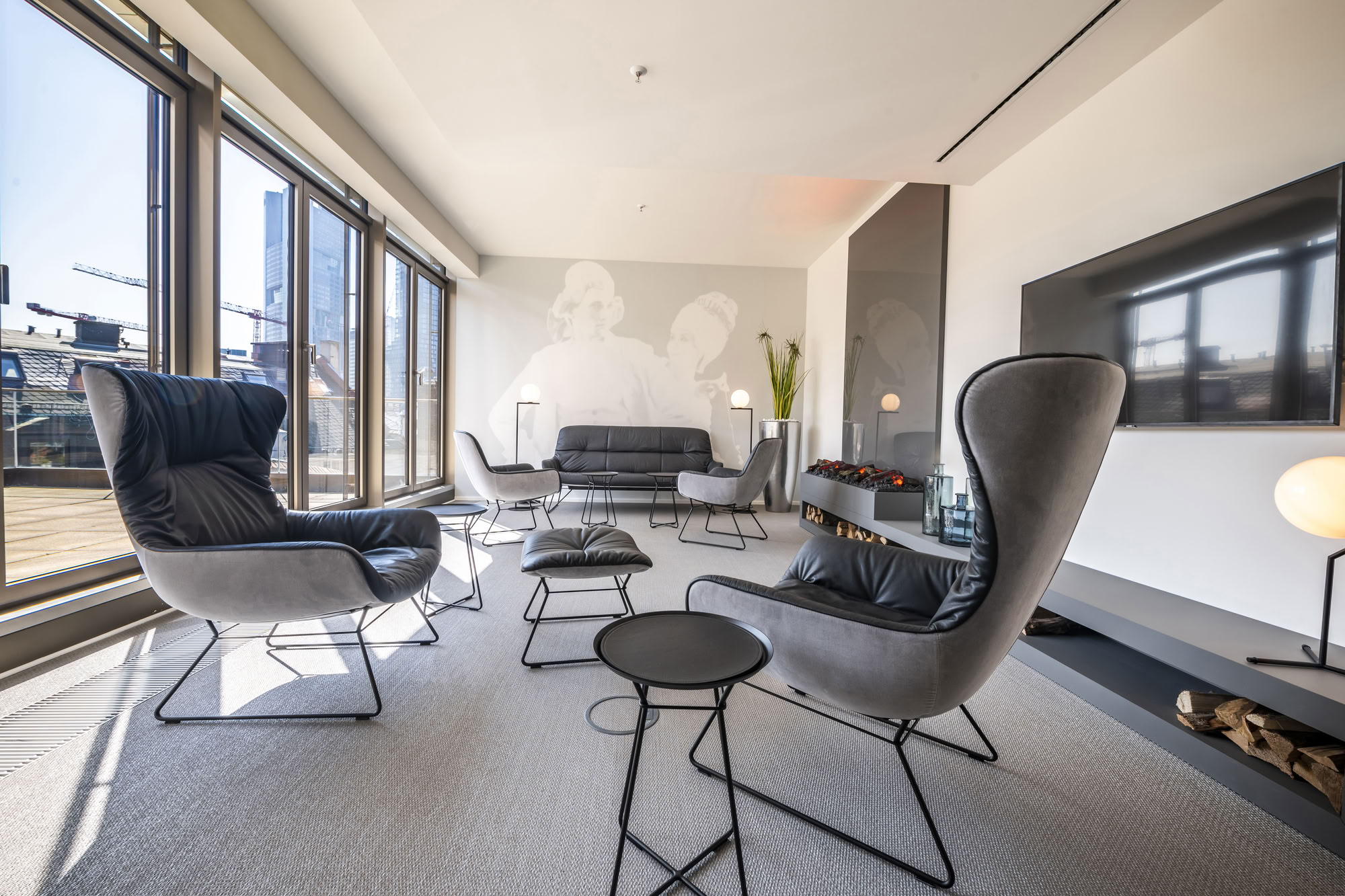 Kaminlounge Opernplatz — Satellite Office Frankfurt - Opernplatz
