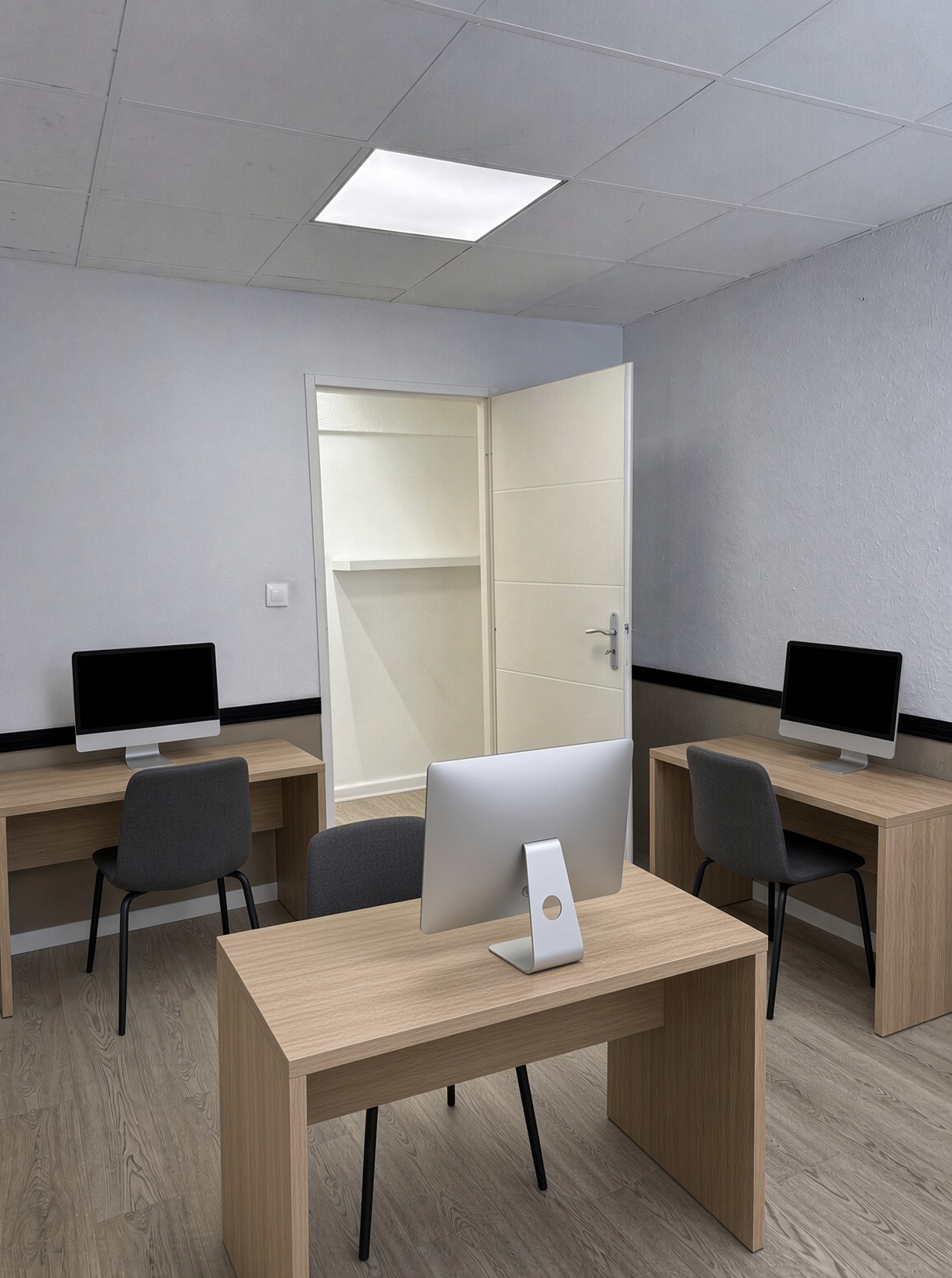 Poste nomade en open space — Vellum Finance