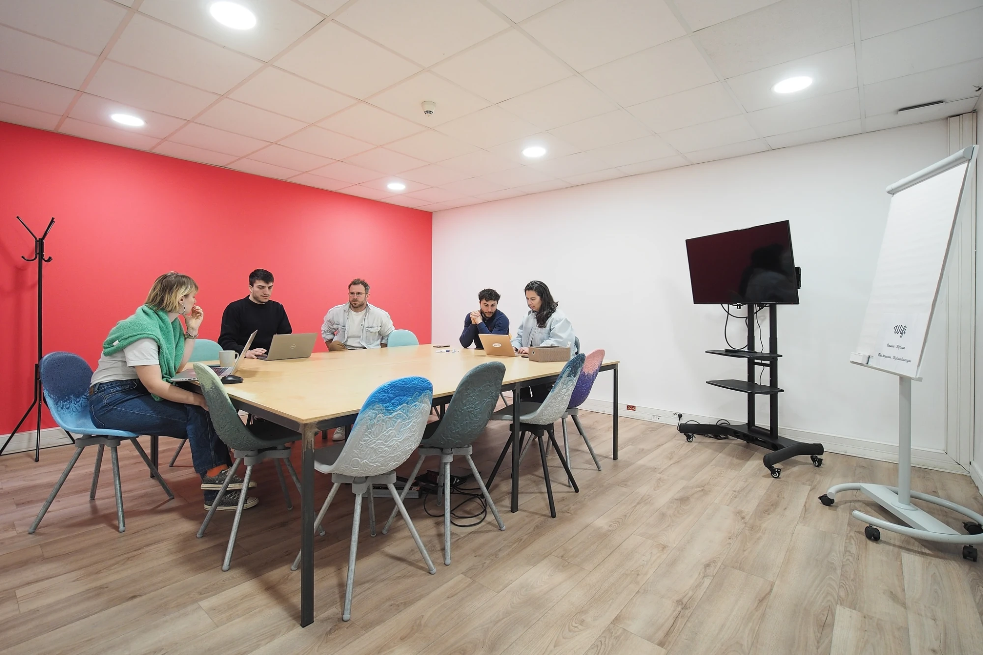 Salle de réunion 12 pax — Hiptown Vieux-Port / République