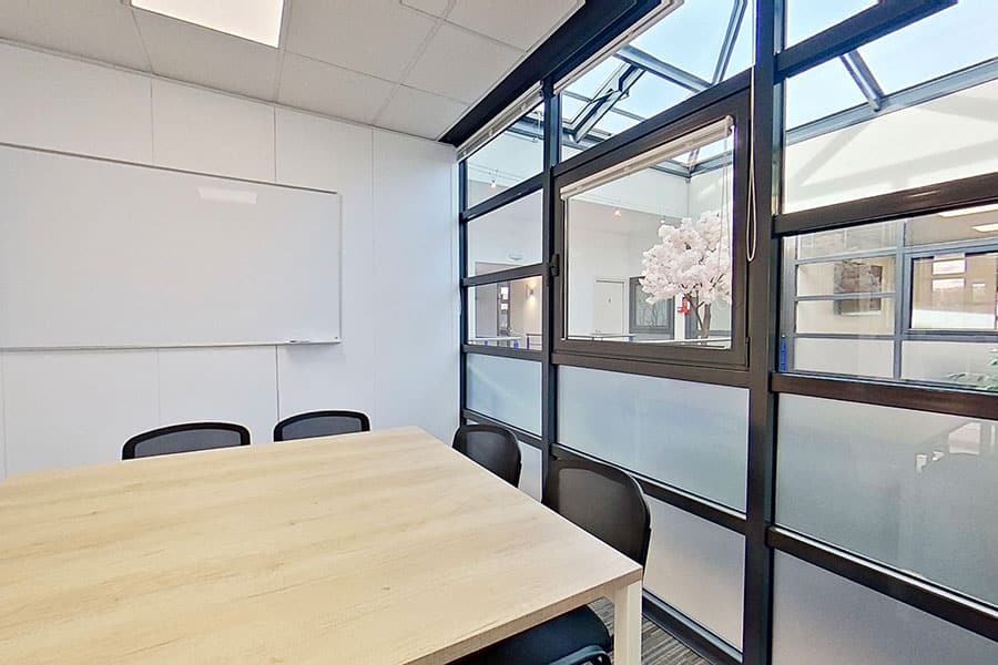 Salle BANKSY / NIRVANA — COBALT Coworking