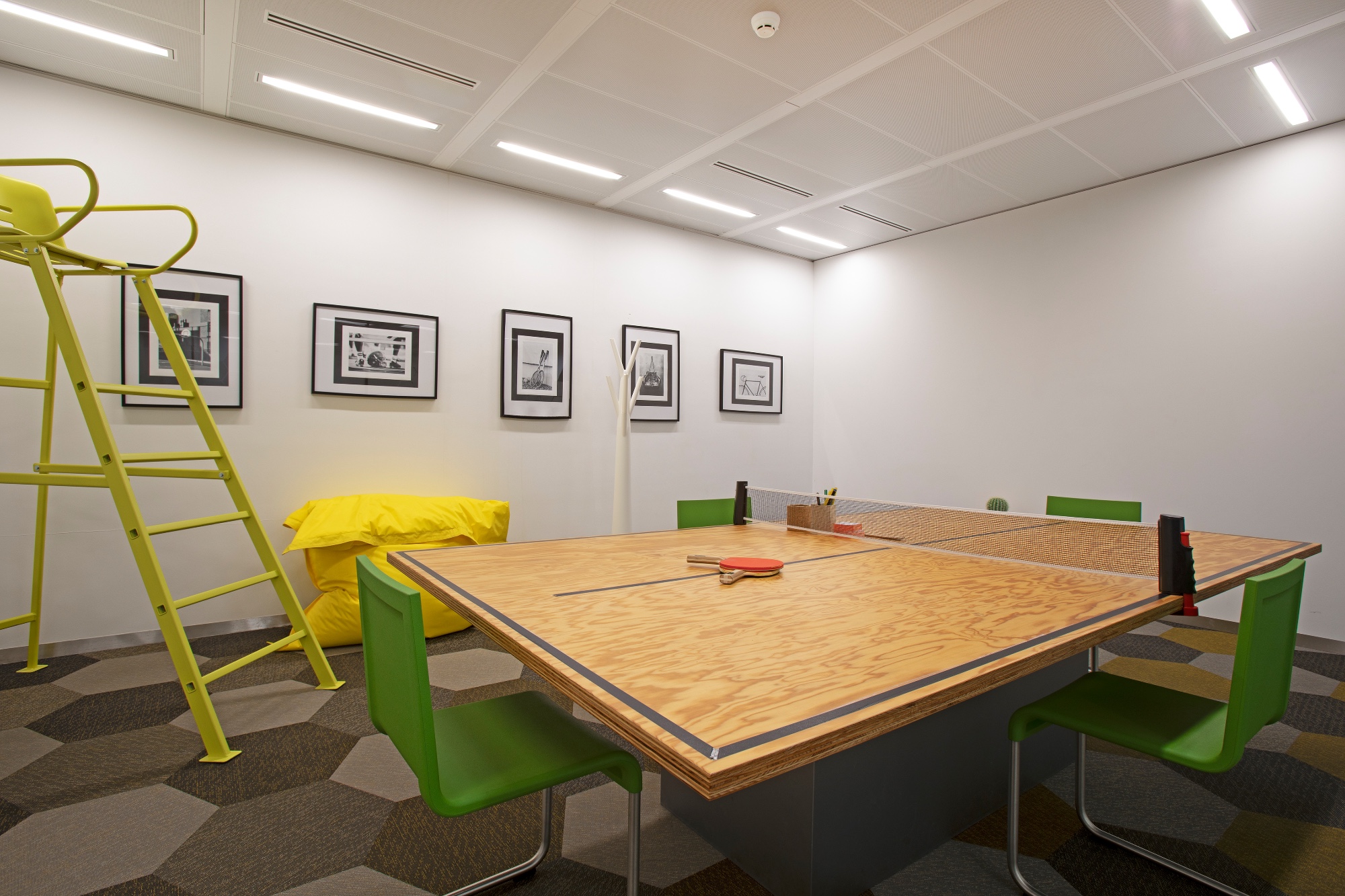 Salle de réunion 6 personnes — Colors Business Center - Puits Romain - Bertrange