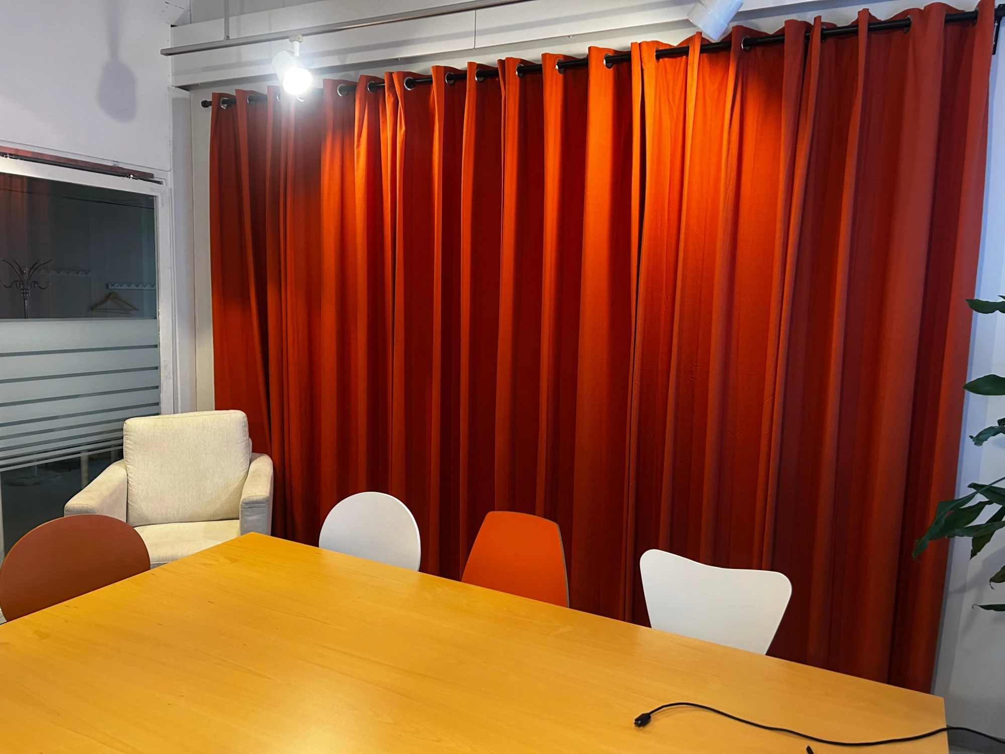 The Oulujoki neuvotteluhuone — The 56 Lounge