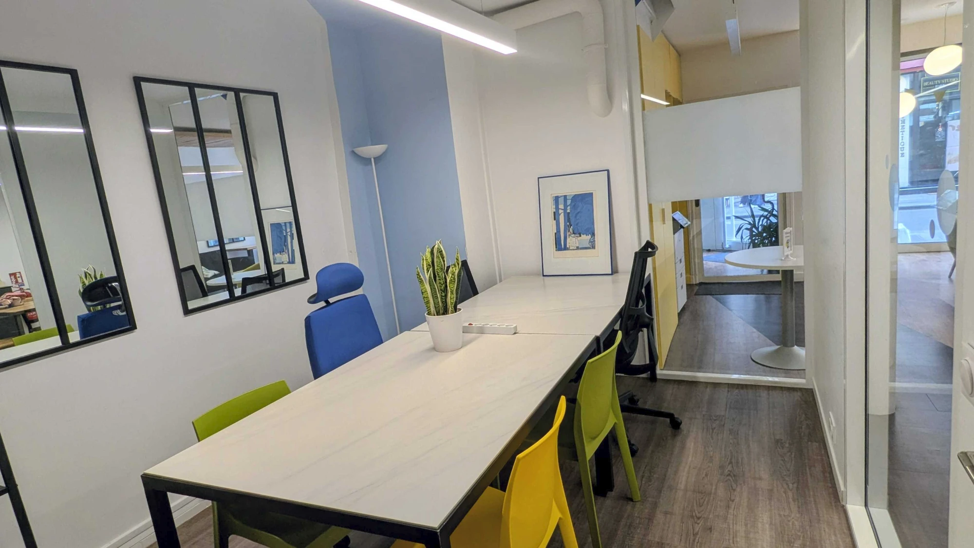 Bureau n°6 M2 (myCowork Montorgueil 2) — MyCowork Montorgueil