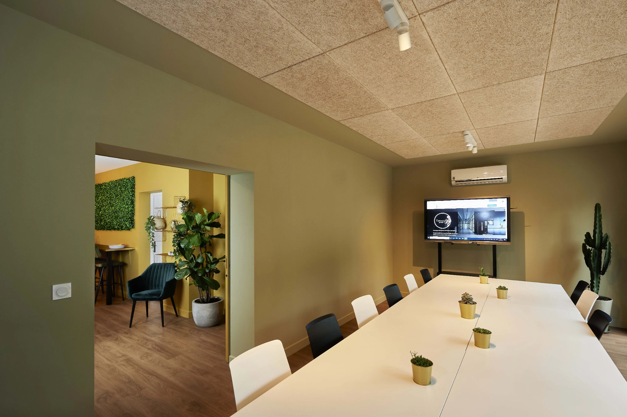 Salle de réunion 12 personnes — The Place To - Le Vigean