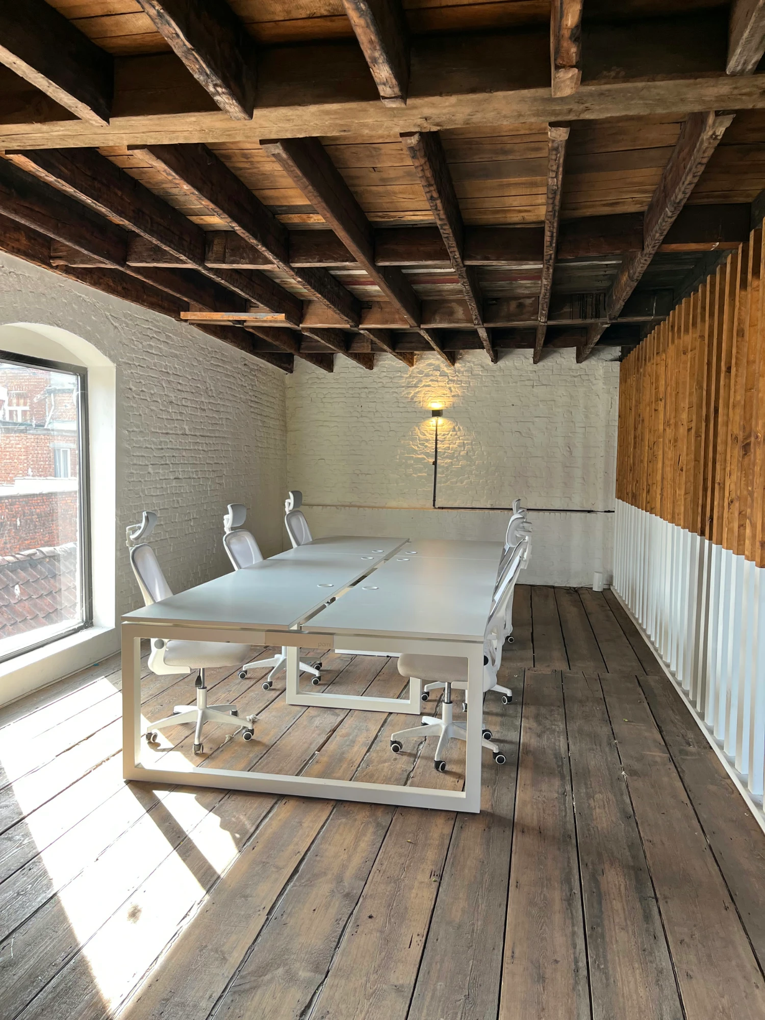 Private office 6 desks — dothub BV