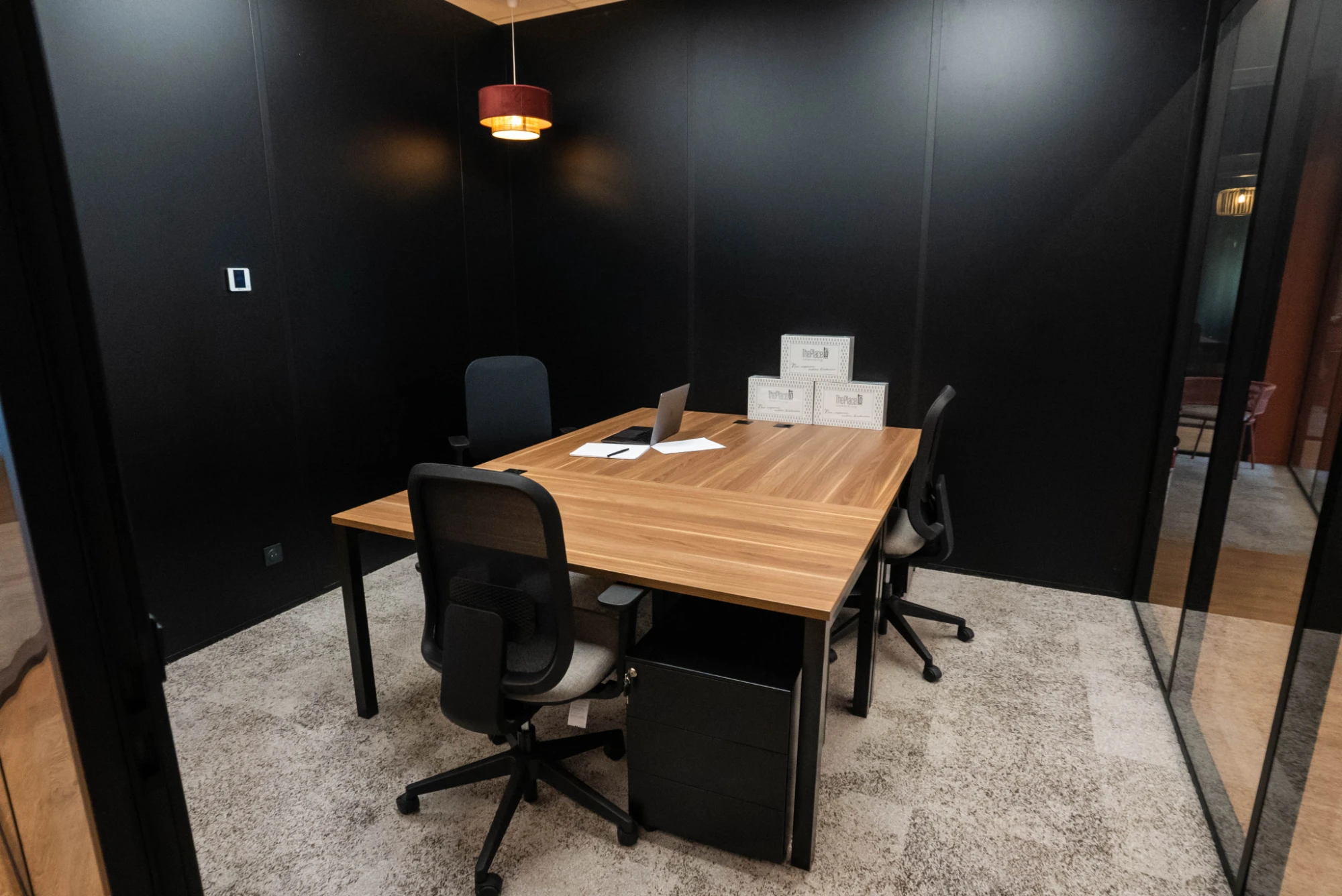 Salle de réunion 4 personnes — The Place To - Le Vigean