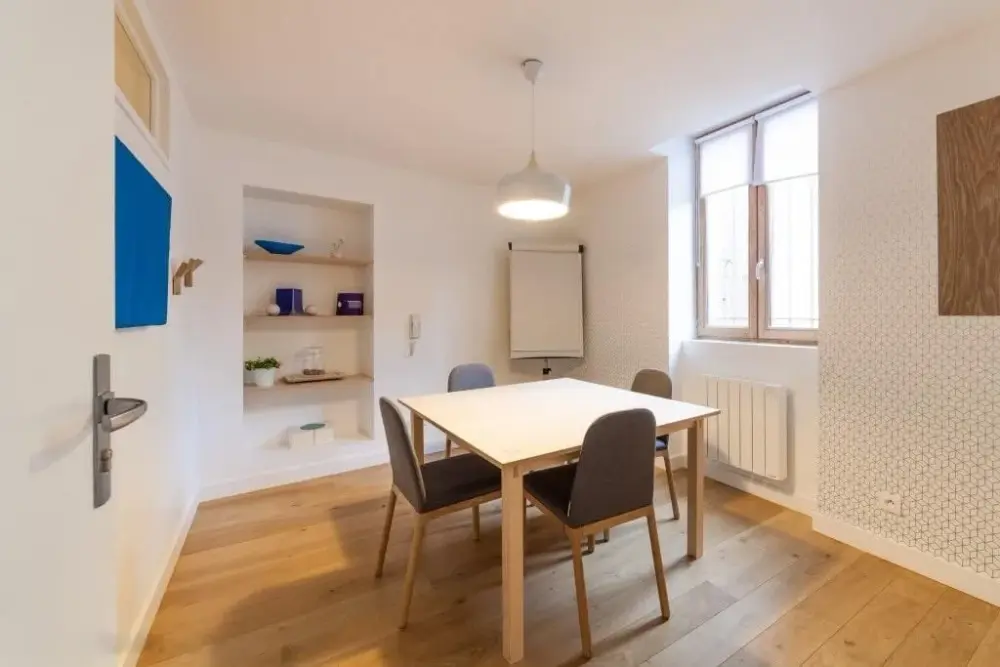 Bureau Bleu 1 à 2 personnes — Mix Coworking Tassin