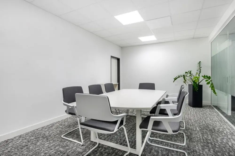 Room MR 02 — Regus Laugavegur 13, 101 Reykjavik