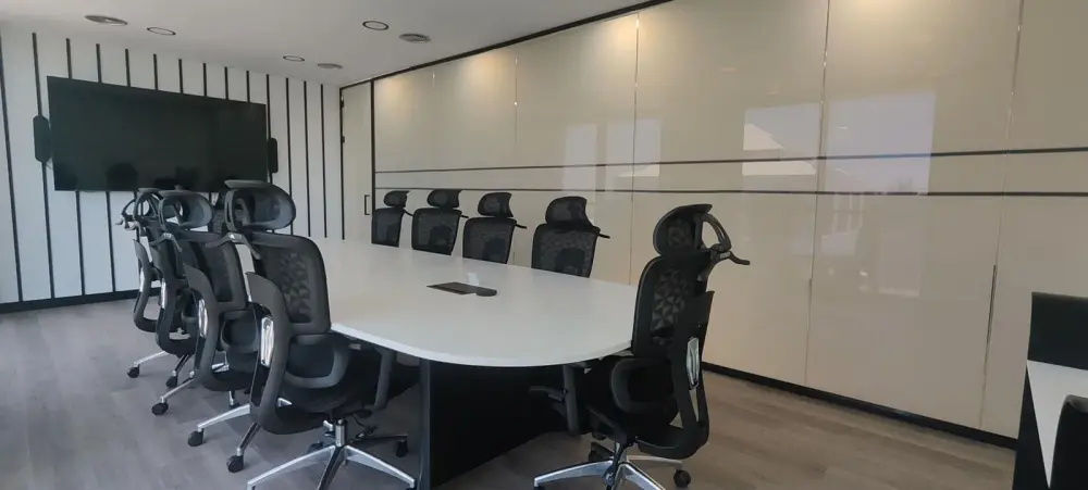 Sala de Juntas — Inn Offices Torneo
