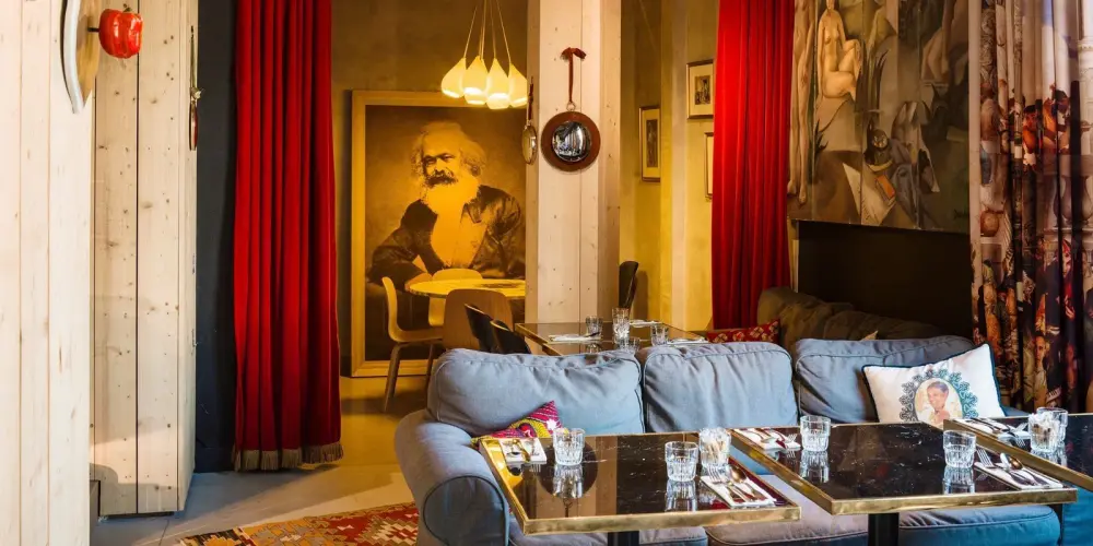 OPEN SPACE RESTAURANT KARLITO — MOB HOTEL Paris Les Puces