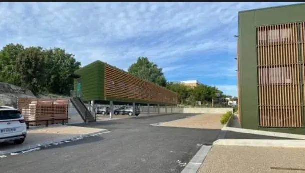 Bureau Privé VENELLES D 04 — Morphoburo Venelles