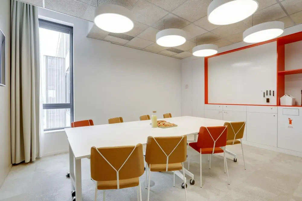 Salle Carbone — Newton Offices Haute Borne