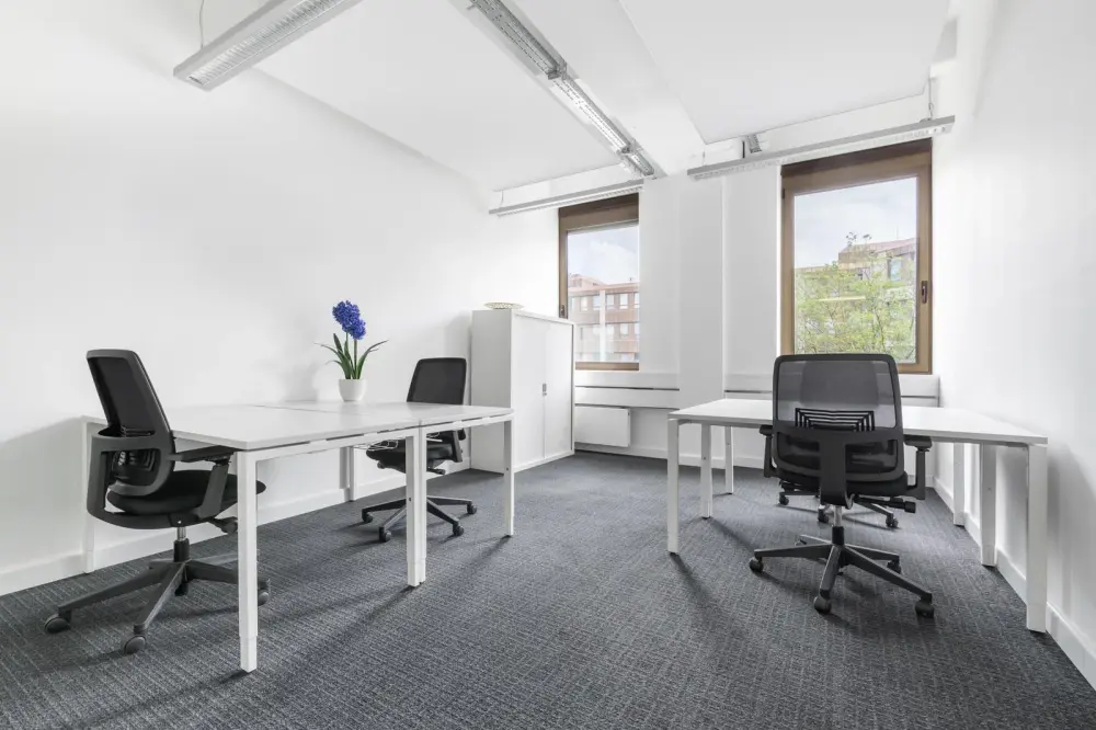 Day office — Regus KAMPALA, Course View Towers