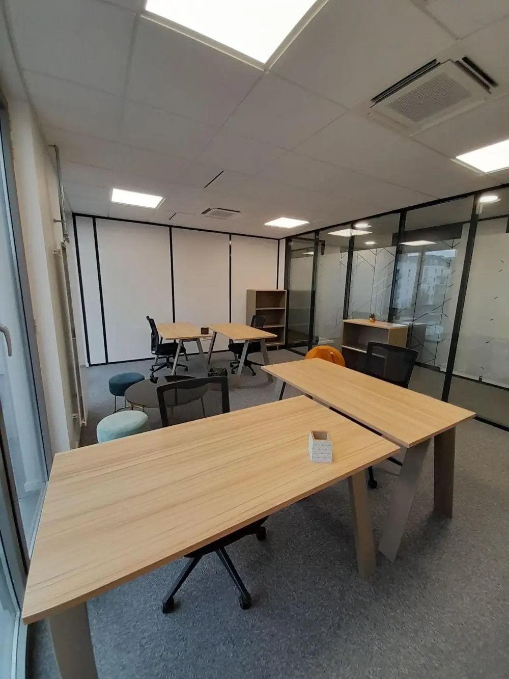 Bureau B13 / 6 postes — B'CoWorker Nancy