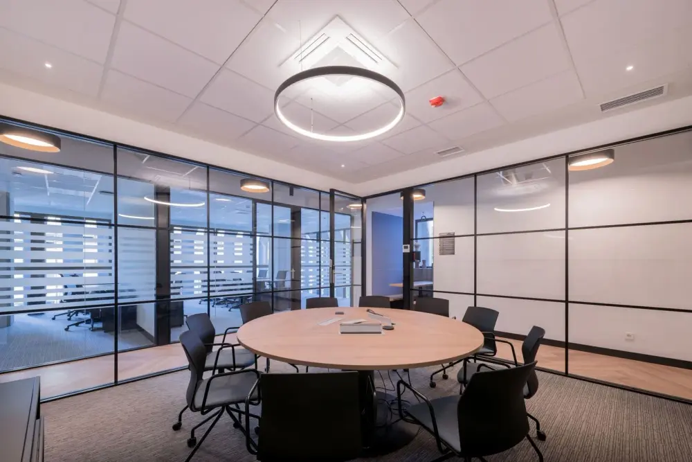 Sala de Reunion Nuevos Ministerios — Venture X Azca