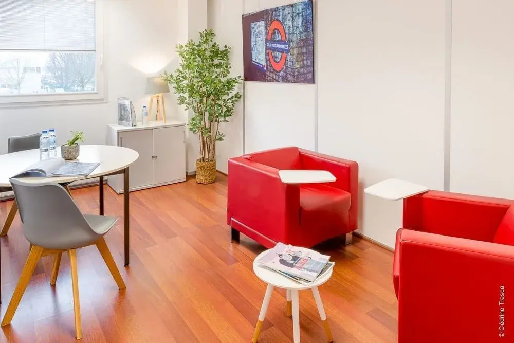 Salle d'entretien — Work In Centr'Alp