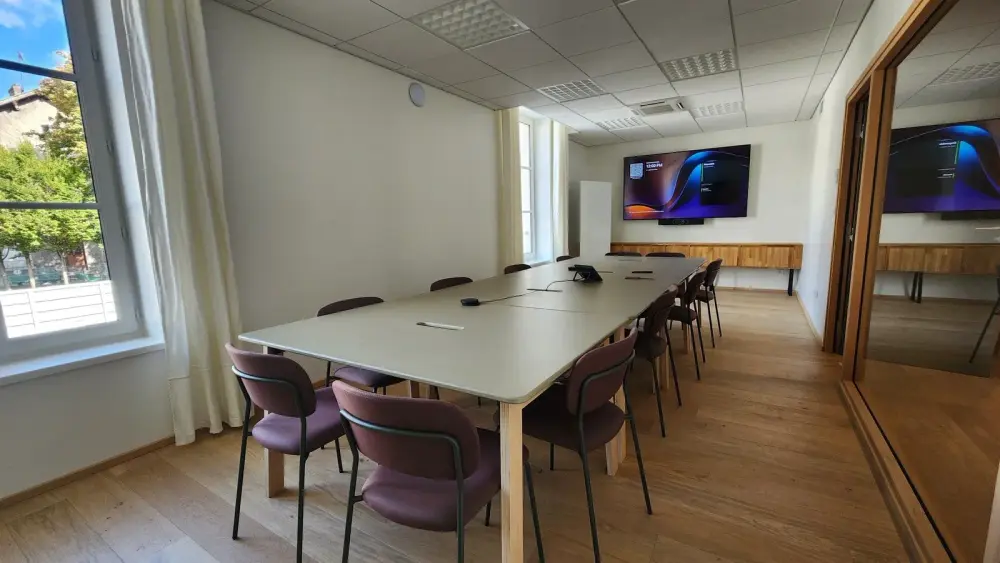 Salle de Réunion Chêne — NOO Coworking