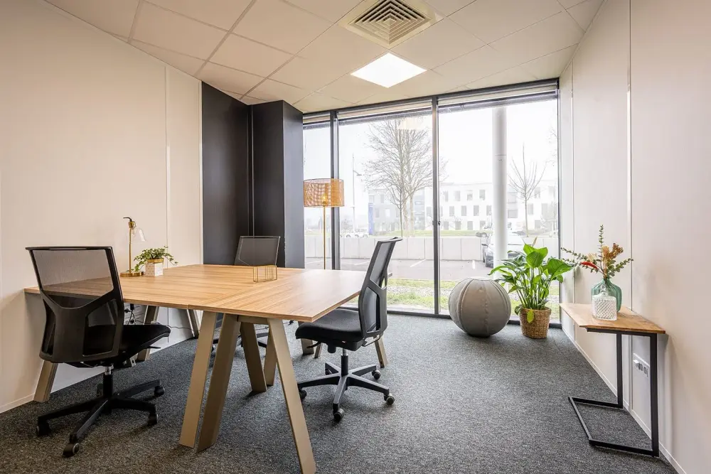 Bureau 34 - 2  postes (15m²) — B'CoWorker Strasbourg Schiltigheim