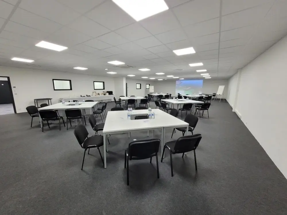 Salle Contemporaine — Community Work