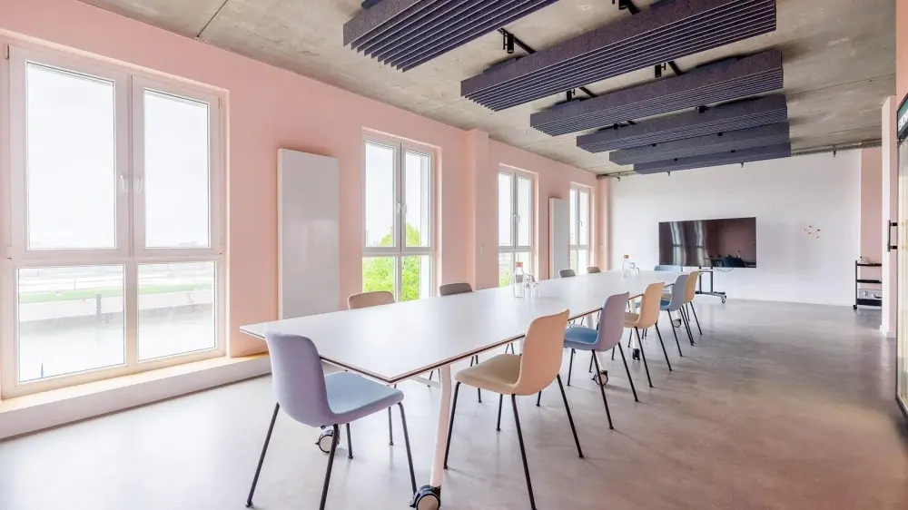 Meetingraum Hafenblick — Collective.Ruhr Duisbourg-Ruhrort