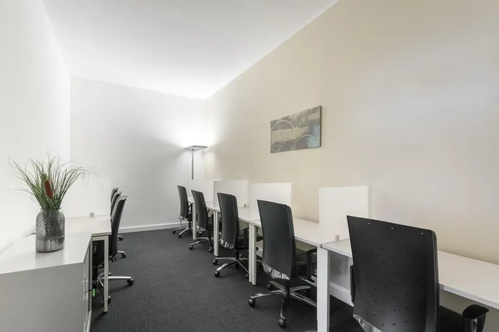 Coworking day pass — Regus Reykjavík, Sidumuli 30