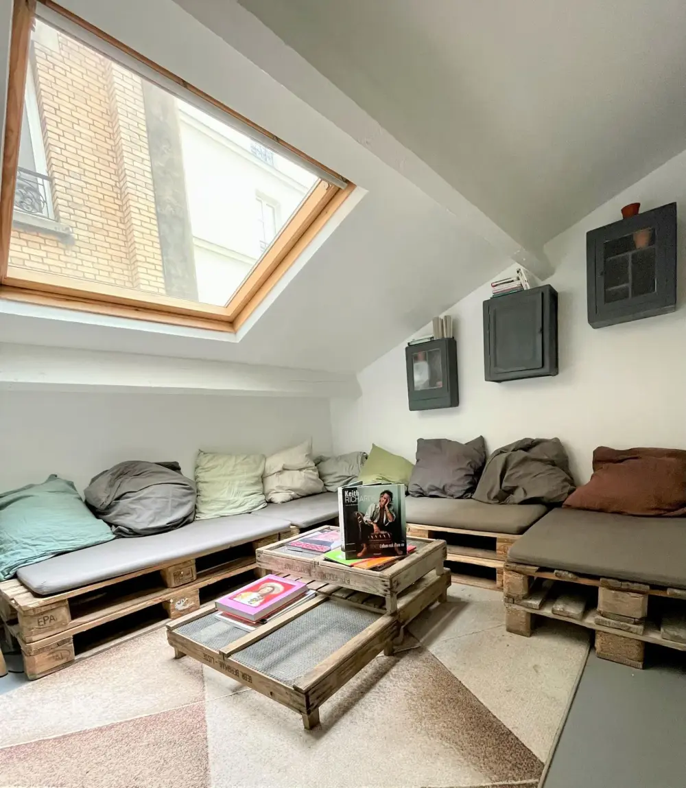 CABINE TELEPHONIQUE LENNON — Be Coworking La Jonquière