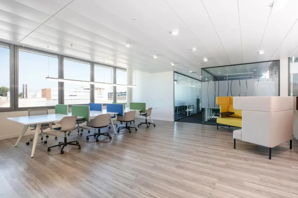 عمل مشترك يومي — Regus Algiers Val d’Hydra