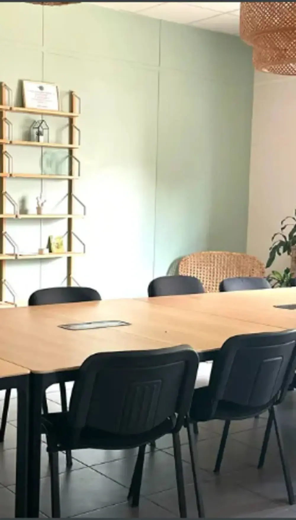 Salle de réunion  La Fabrique — CoWork Factory Castries