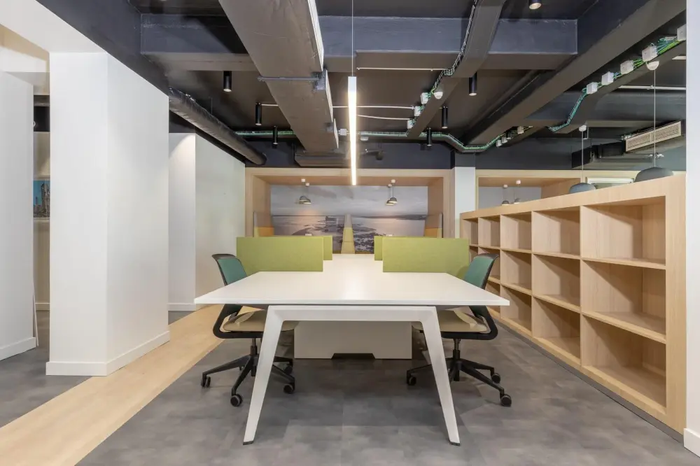 Coworking day pass — Regus KYIV, Forum West Side