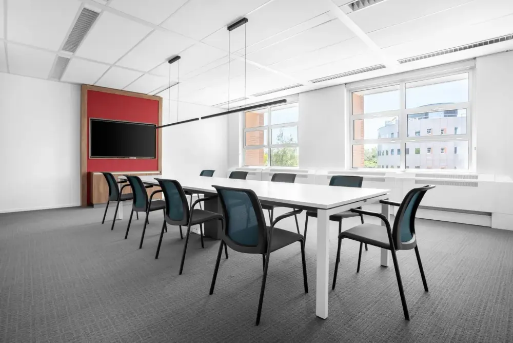 Room McLaren — Regus BIRMINGHAM, NEC/Airport