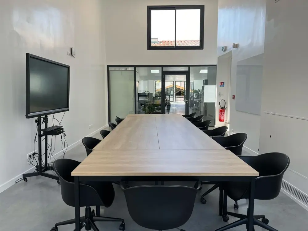 Salle de réunion 16 personnes — Le Hangar Coworking