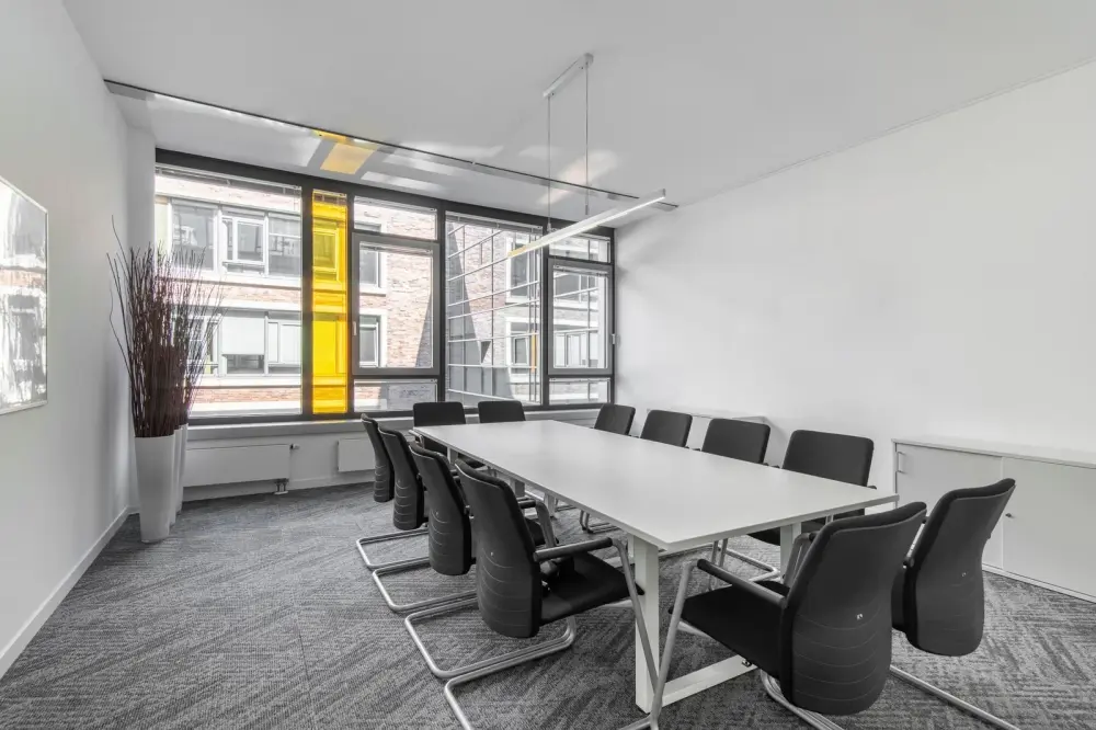Sala MR 02 — Spaces ZURICH, Spaces Seefeld