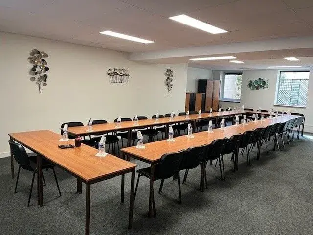 Salle de réunion 30 personnes — Buro Club Paris Levallois