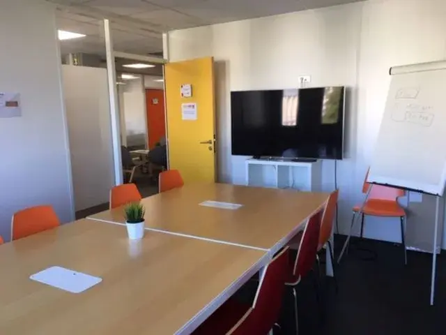 Salle de réunion de 4 à 6 personnes — Cowork'in Aix