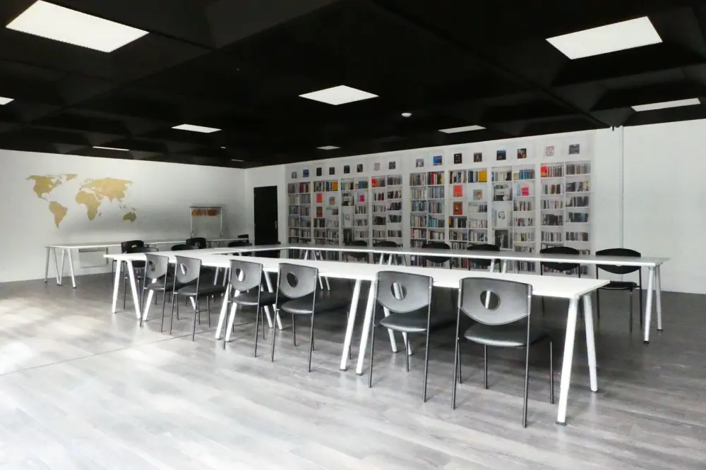 Salle Patio — Coworking Village Roanne
