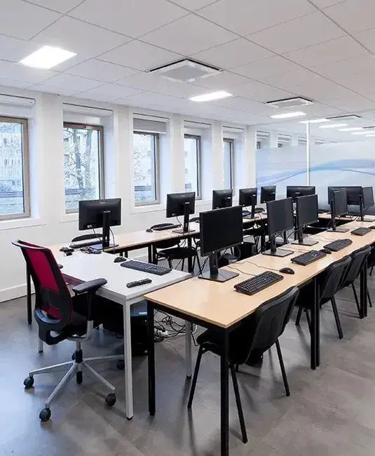 Salle de Réunion 30 Personnes — Centre d'Affaires ACMS
