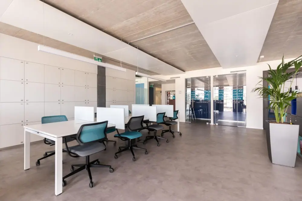 عمل مشترك يومي — Regus DOHA, West Bay