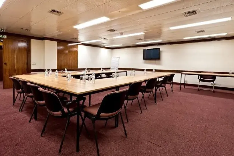 Meeting room 2 - 16 pax — Sitio Work Sete Rios
