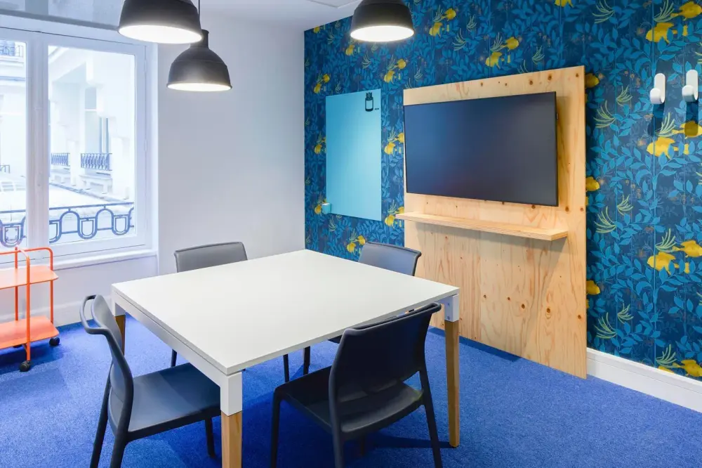 Salle 4 personnes — Wojo Saint-Lazare