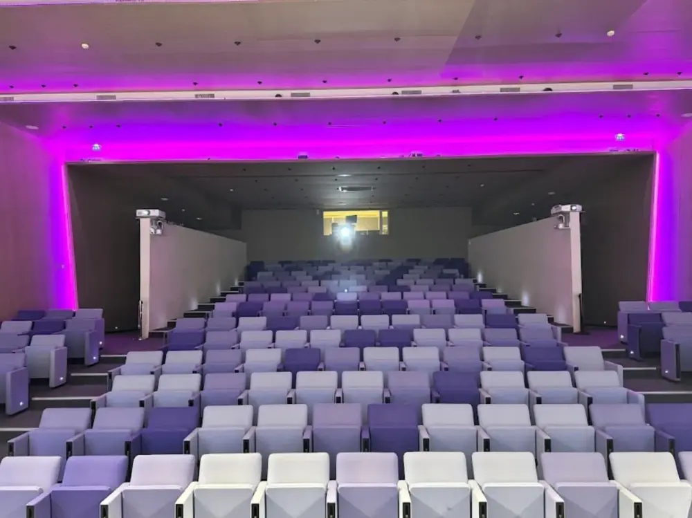 Auditorium Grand Bleu — Business Center EOS - Work & Share