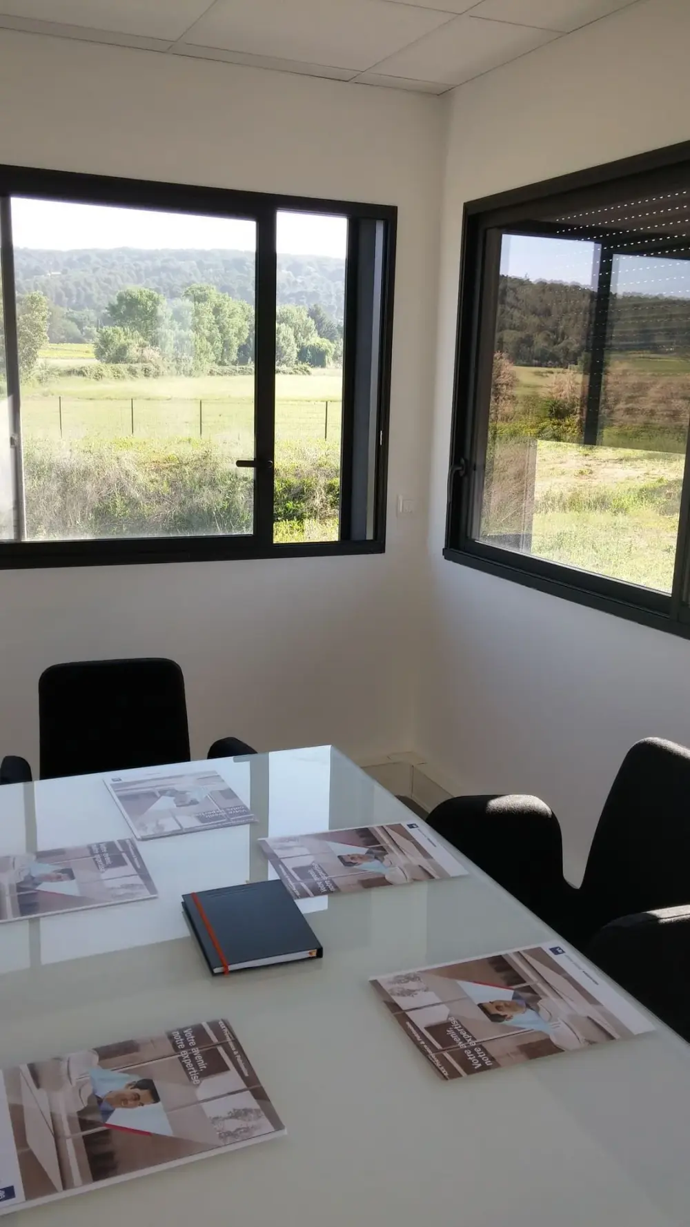 Salle de Réunion B2 — Morphoburo Aix-Eguilles